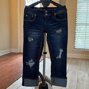 Almost Famous Cropped Jeans